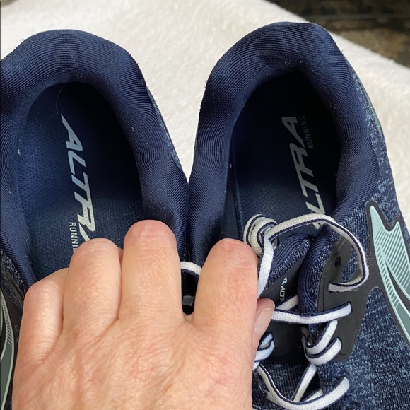 Altra Blue Running Shoes women’s size 9 - Picture 4 of 8